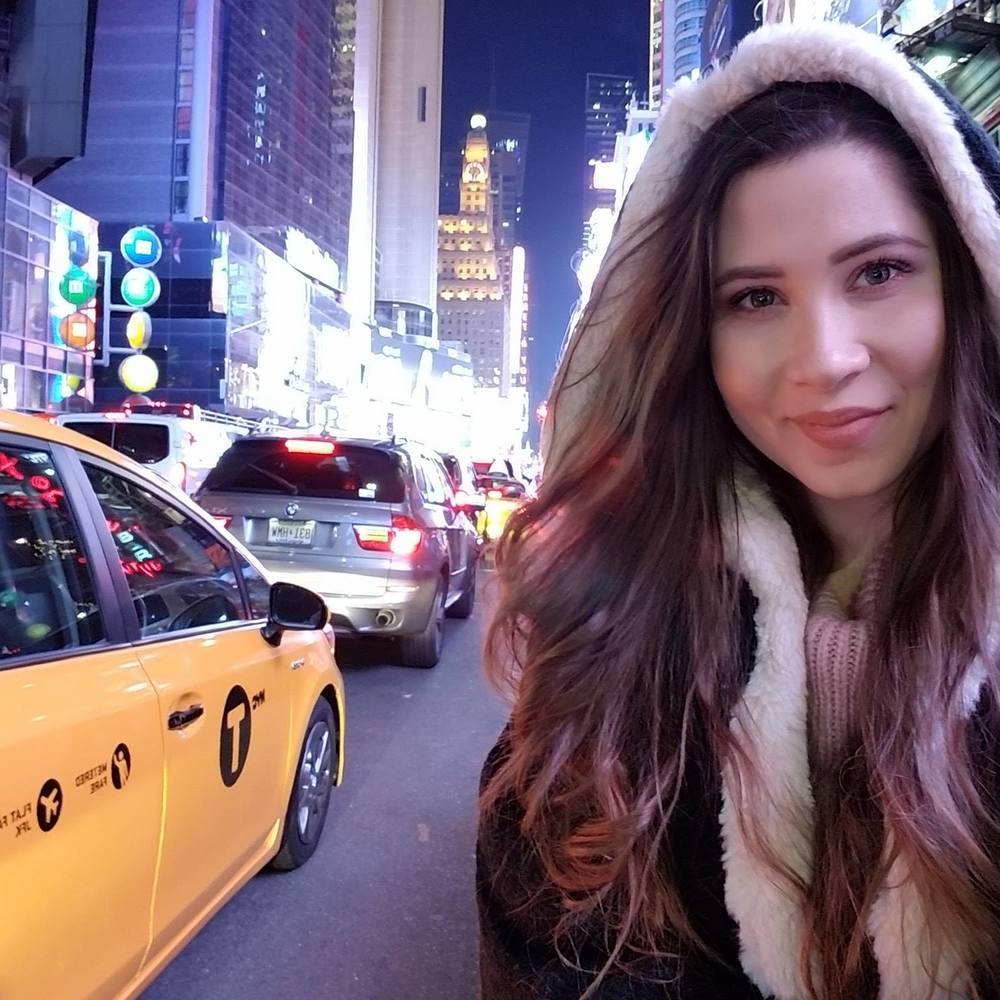 Meet your Posher, Adina